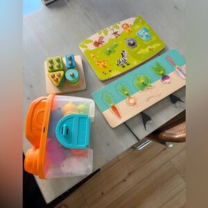 🐰🐻Big bundle baby toddler puzzle sorter  Lovevery Hape